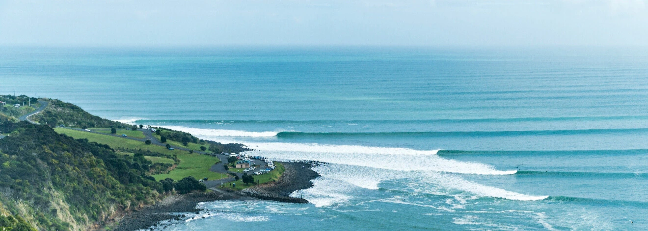 Manu Bay left point, Raglan